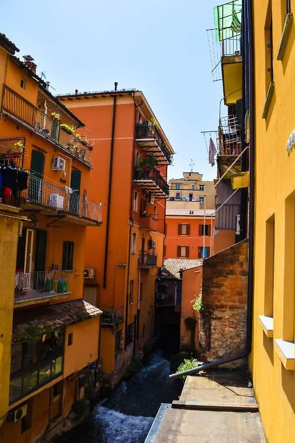 B&B La Finestra Sul Canale Bologna 3*,  Italy