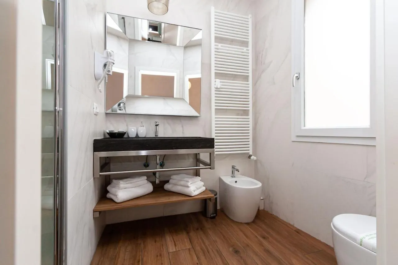 *** Bed & Breakfast B&B La Finestra Sul Canale Bologna Italy