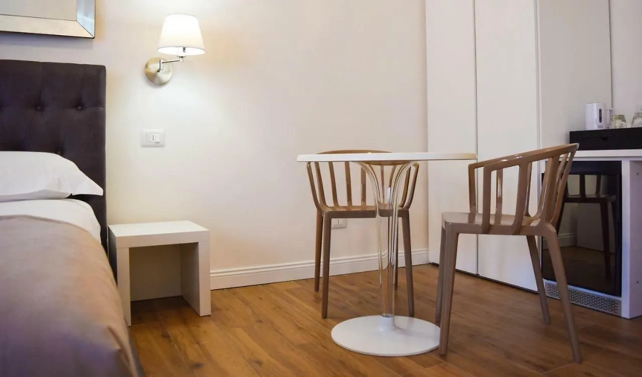 B&B La Finestra Sul Canale Bologna 3*,  Italy