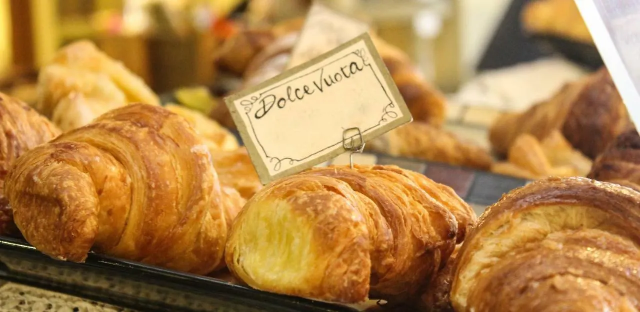 볼로냐 라 피네스트라 술 카날레 B&B 3*,